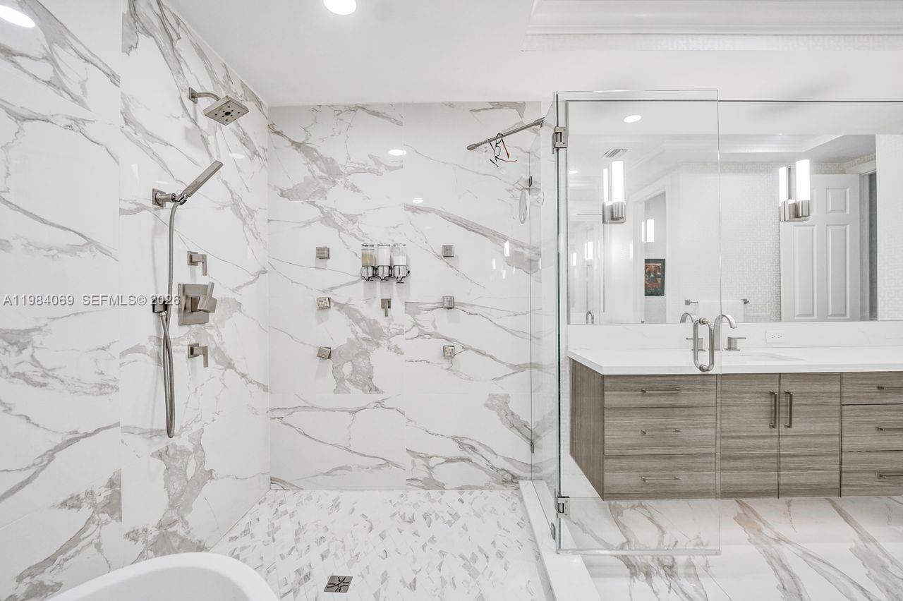 Photo of 899 Spinnaker Dr W (899), Hollywood, Florida, 33019 -