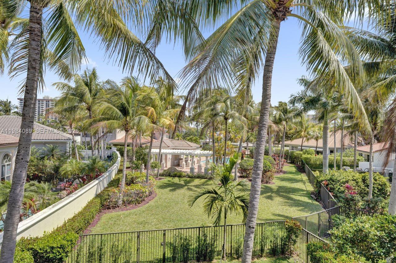 Photo of 899 Spinnaker Dr W (899), Hollywood, Florida, 33019 -