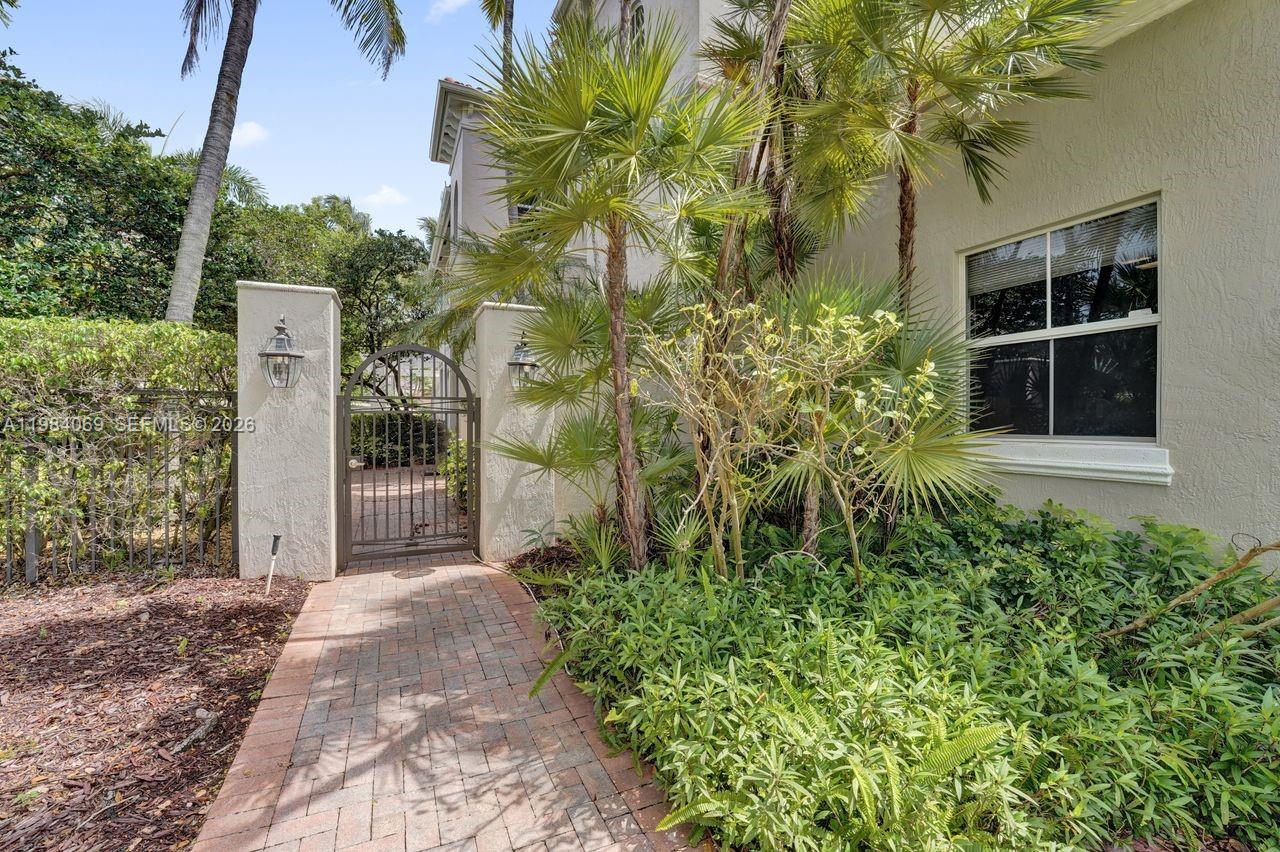 Photo of 899 Spinnaker Dr W (899), Hollywood, Florida, 33019 -