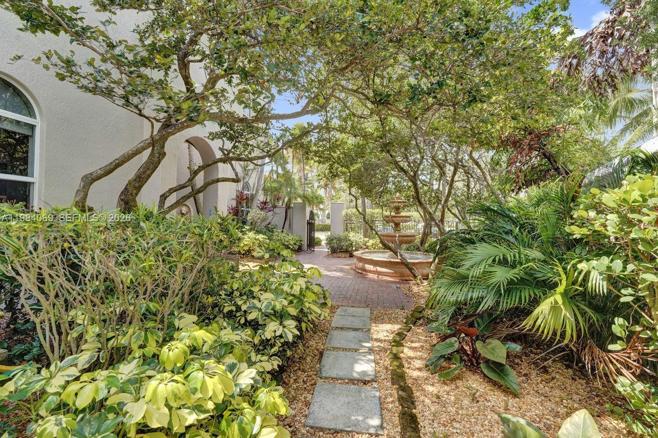 Photo of 899 Spinnaker Dr W (899), Hollywood, Florida, 33019 -