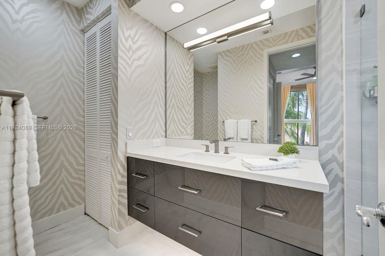 Photo of 899 Spinnaker Dr W (899), Hollywood, Florida, 33019 -