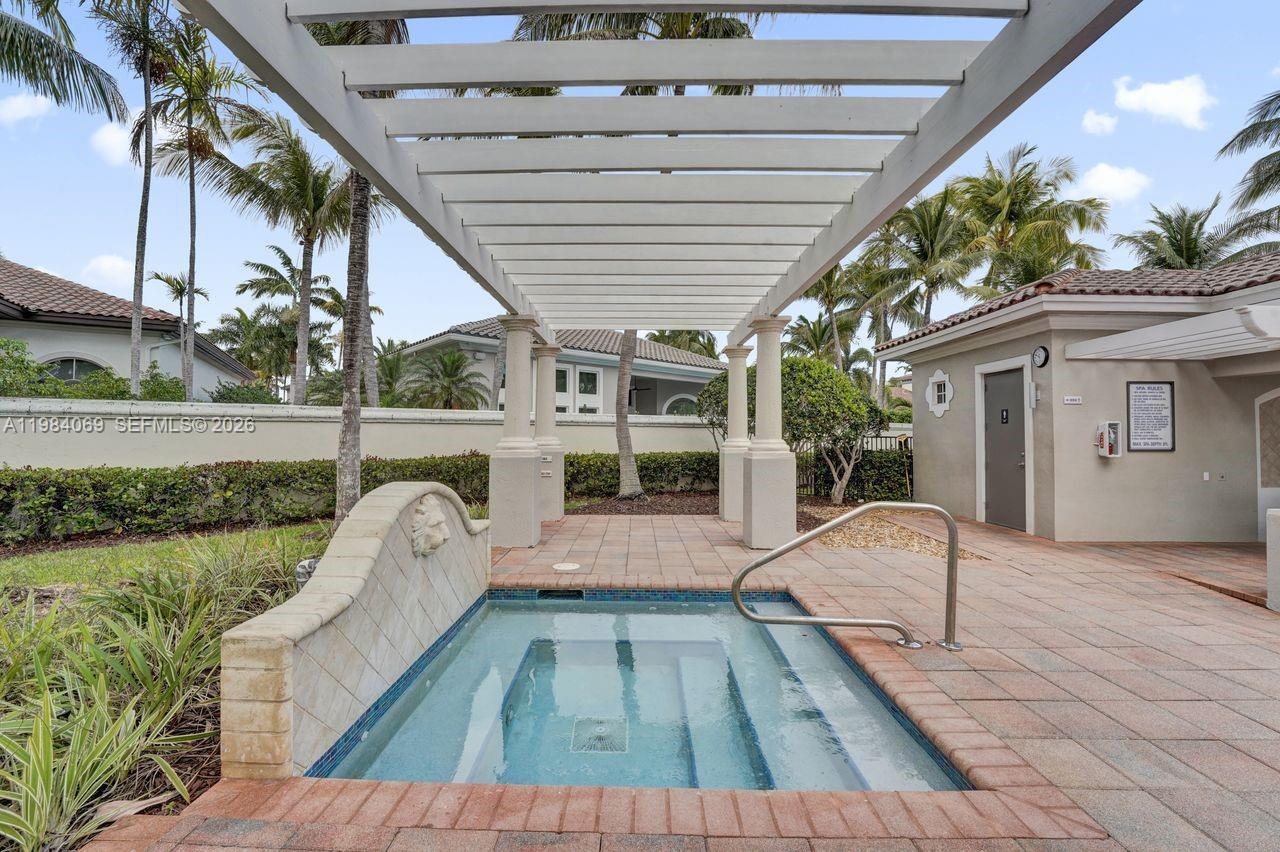 Photo of 899 Spinnaker Dr W (899), Hollywood, Florida, 33019 -