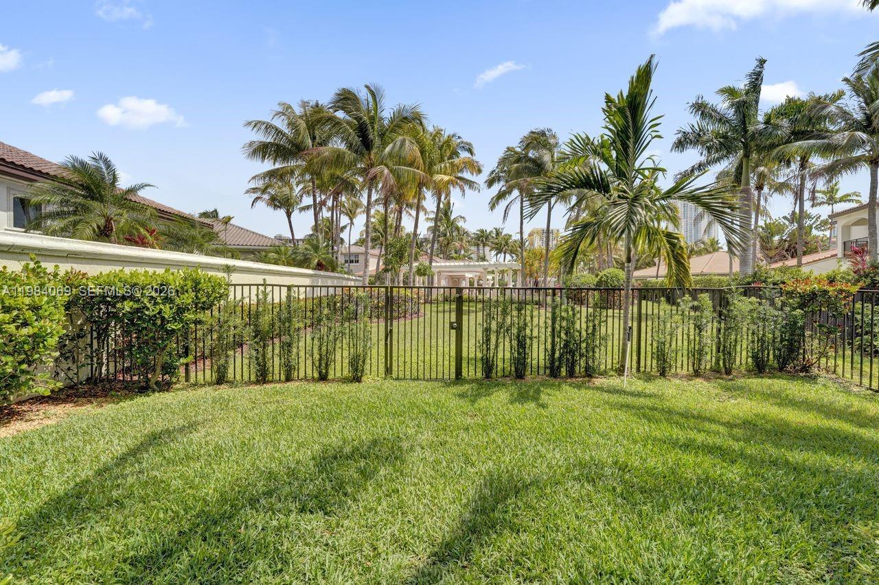 Photo of 899 Spinnaker Dr W (899), Hollywood, Florida, 33019 -