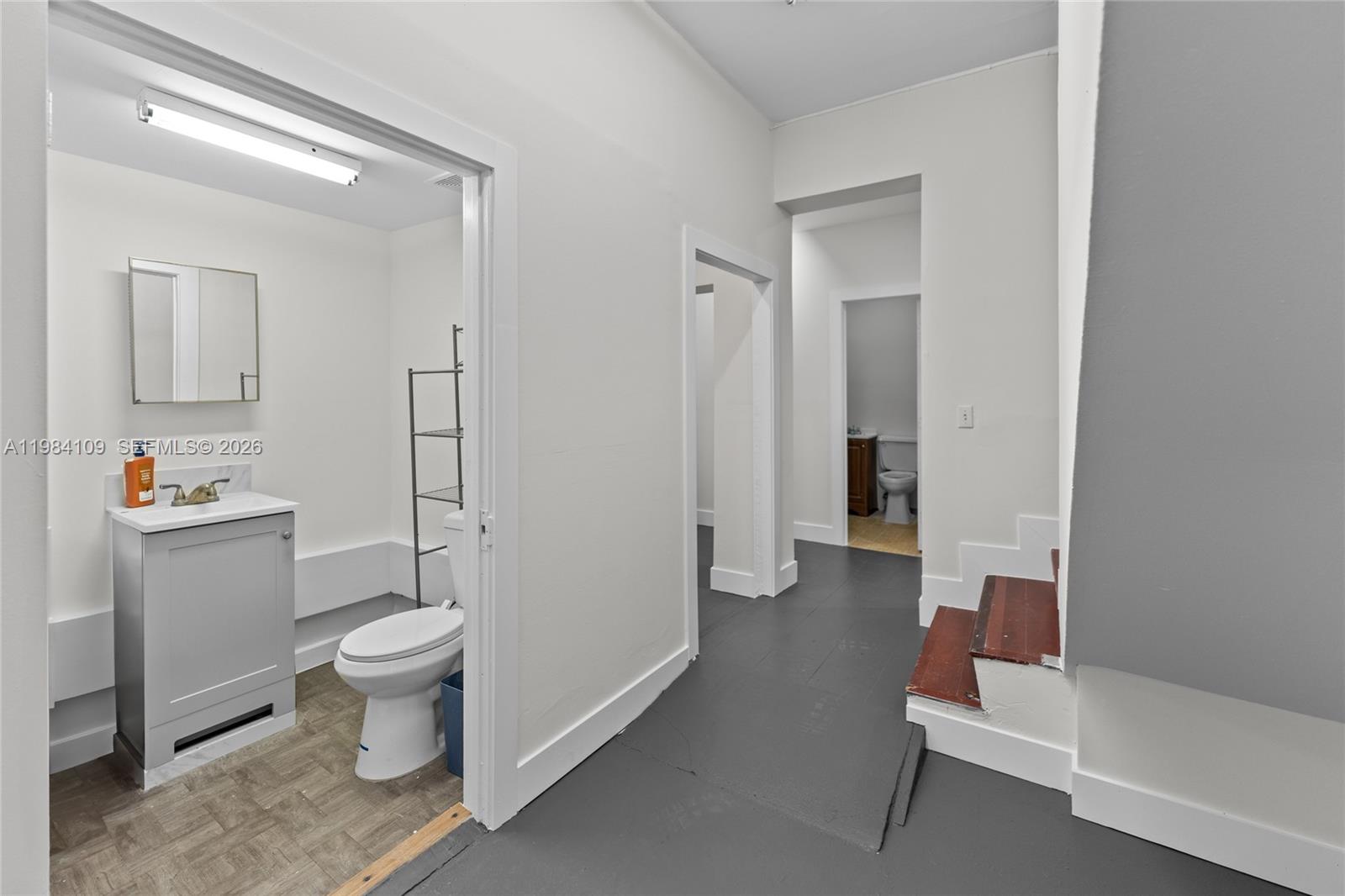 5810  /   кв.футов $ 2026-03-17 0 Фото