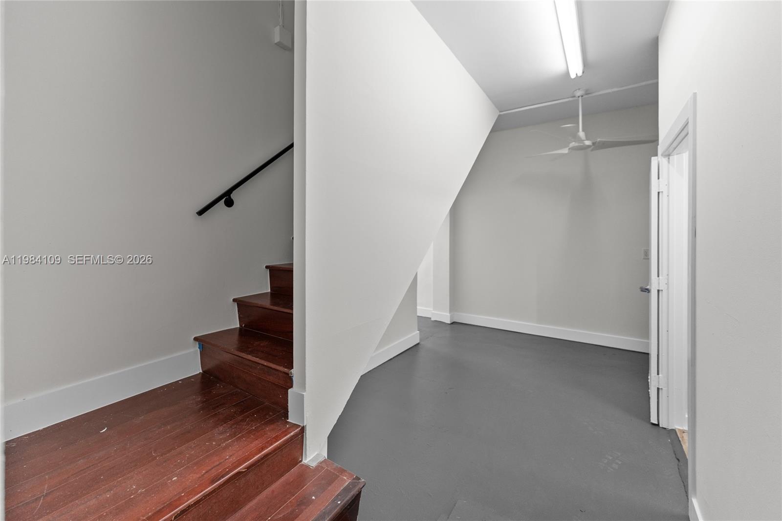 5810  /   кв.футов $ 2026-03-17 0 Фото