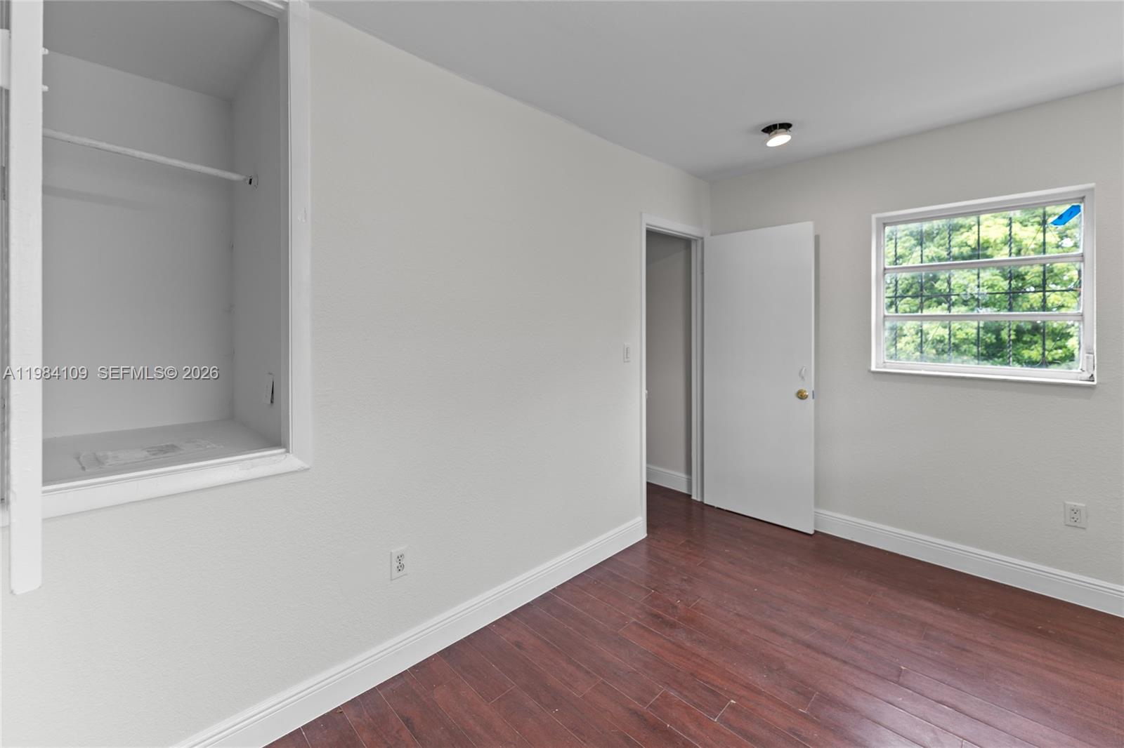 5810  /   кв.футов $ 2026-03-17 0 Фото