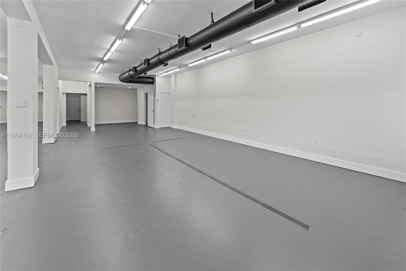 5810  /   кв.футов $ 2026-03-17 0 Фото