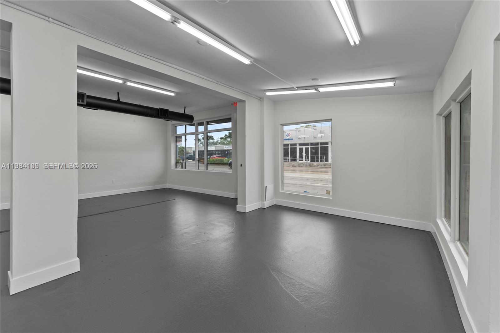 5810  /   кв.футов $ 2026-03-17 0 Фото