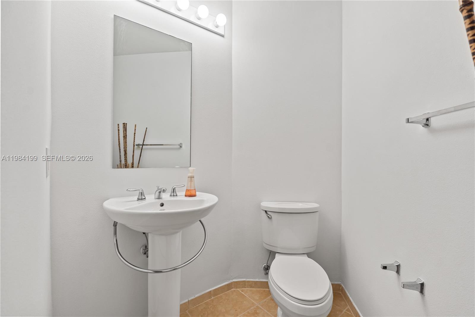 Photo of 3001 185th St  #716, Aventura, Florida, 33180 - Powder room