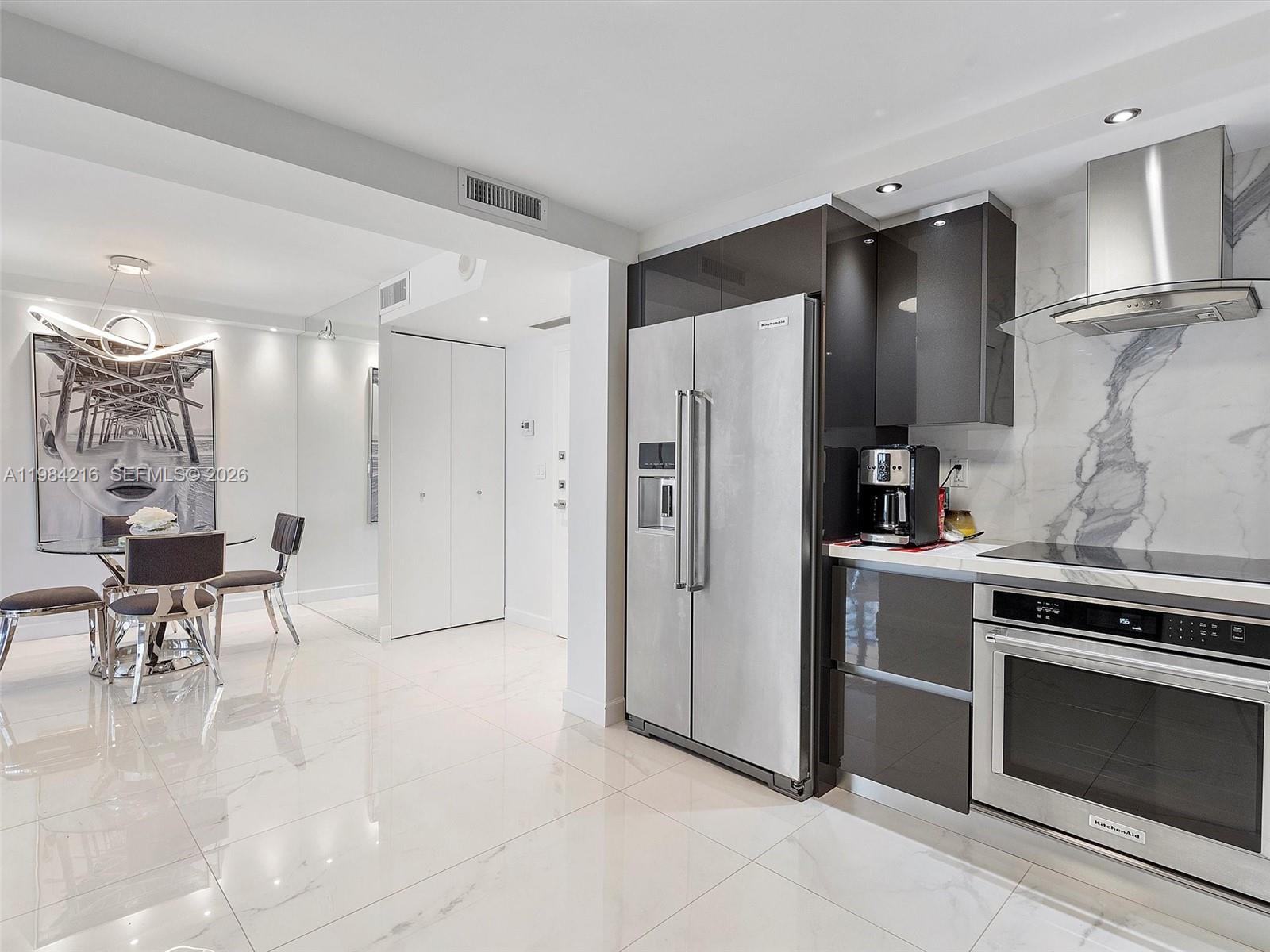 511 2 / 2 1087 кв.футов $ 2026-03-17 0 Фото