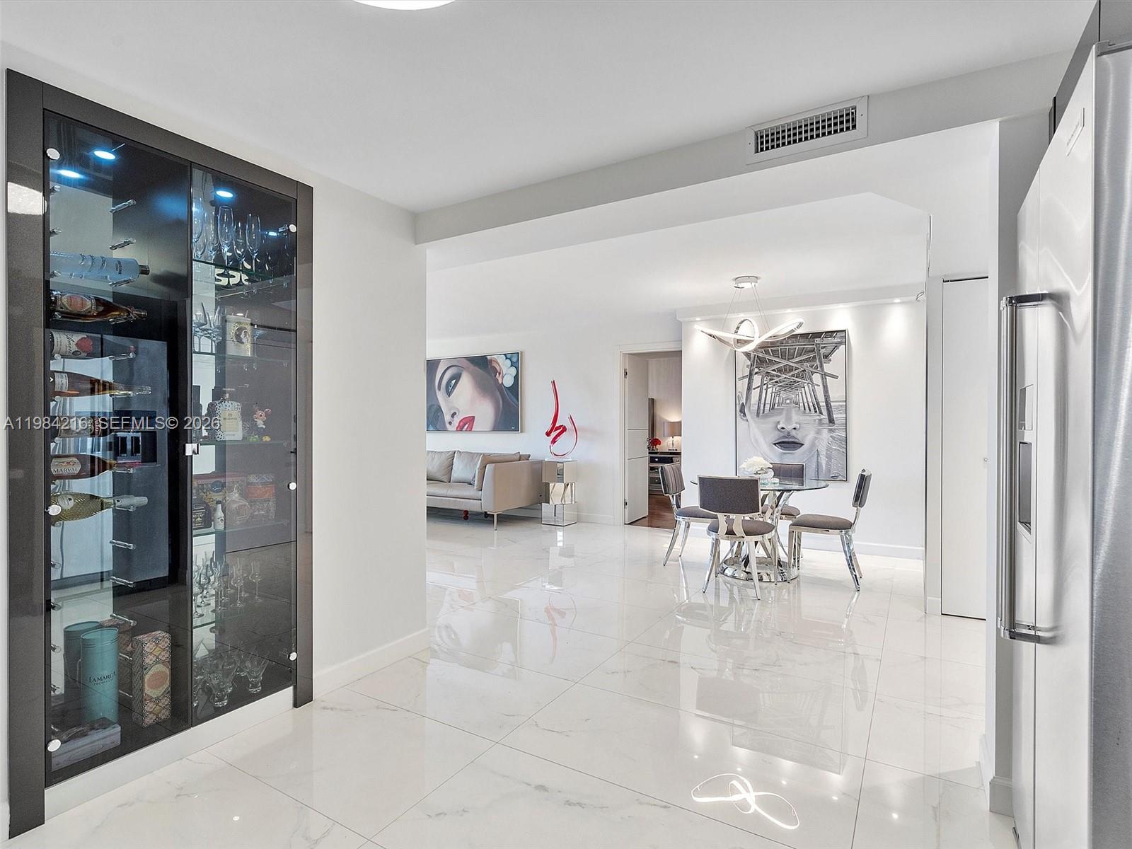 511 2 / 2 1087 кв.футов $ 2026-03-17 0 Фото