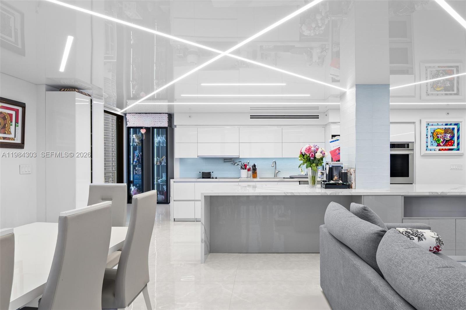 2319 3 / 3 2262 sq. ft. $ 2026-03-17 0 Photo