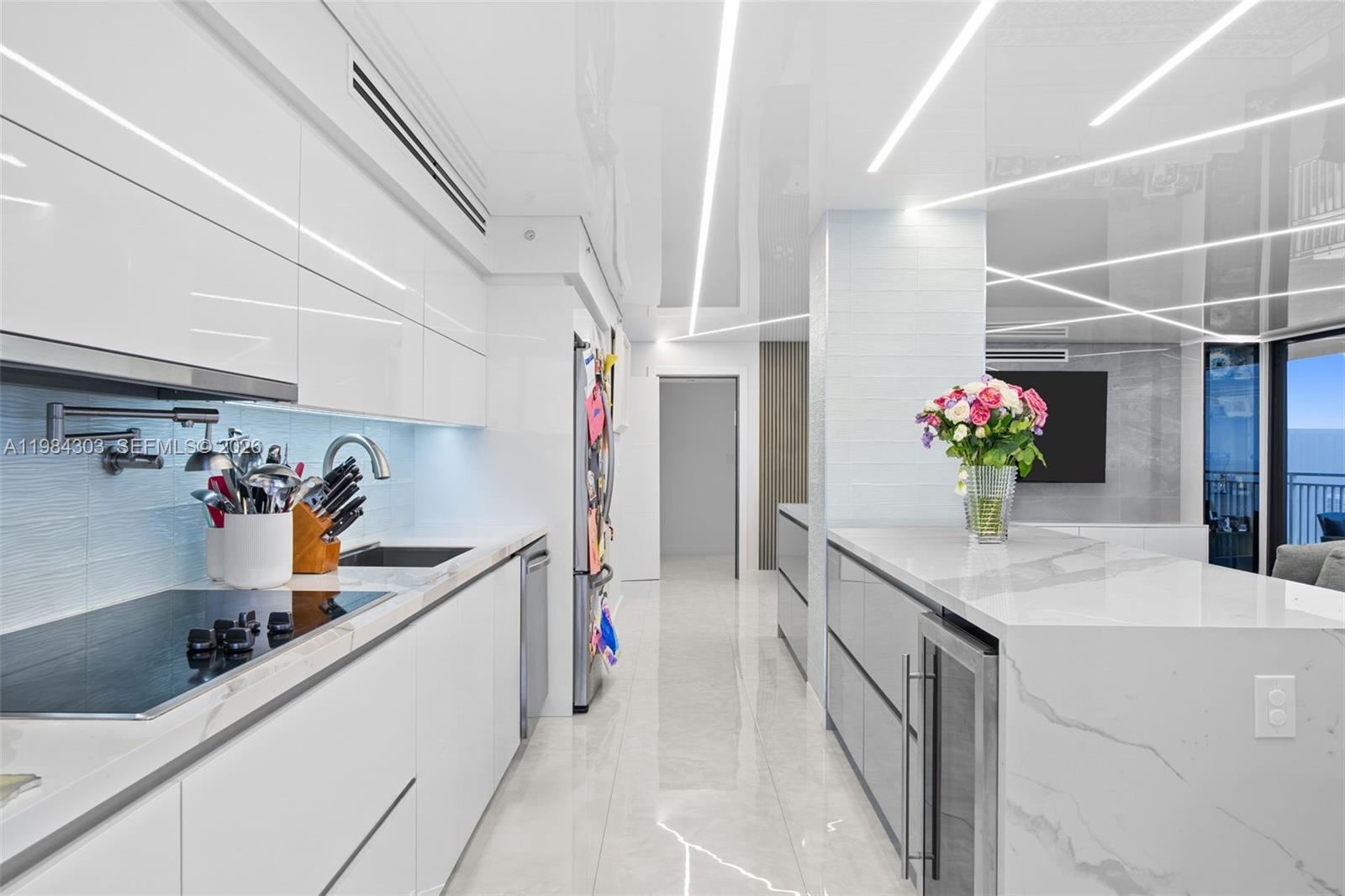 2319 3 / 3 2262 sq. ft. $ 2026-03-17 0 Photo