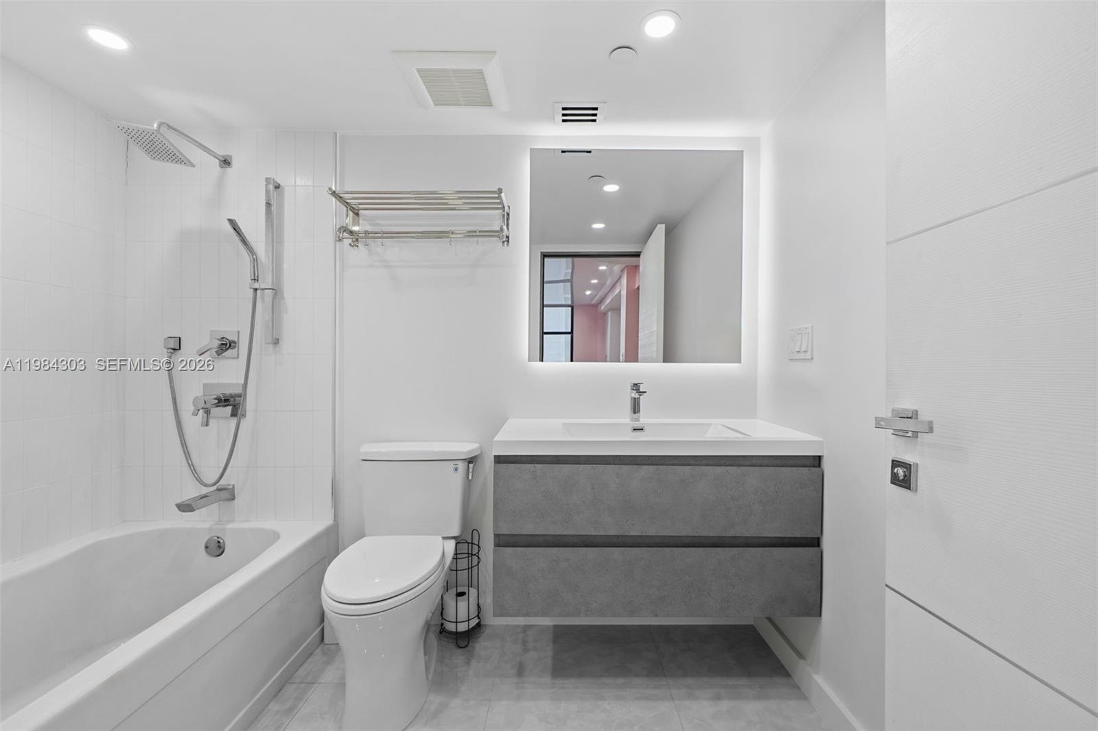 2319 3 / 3 2262 sq. ft. $ 2026-03-17 0 Photo