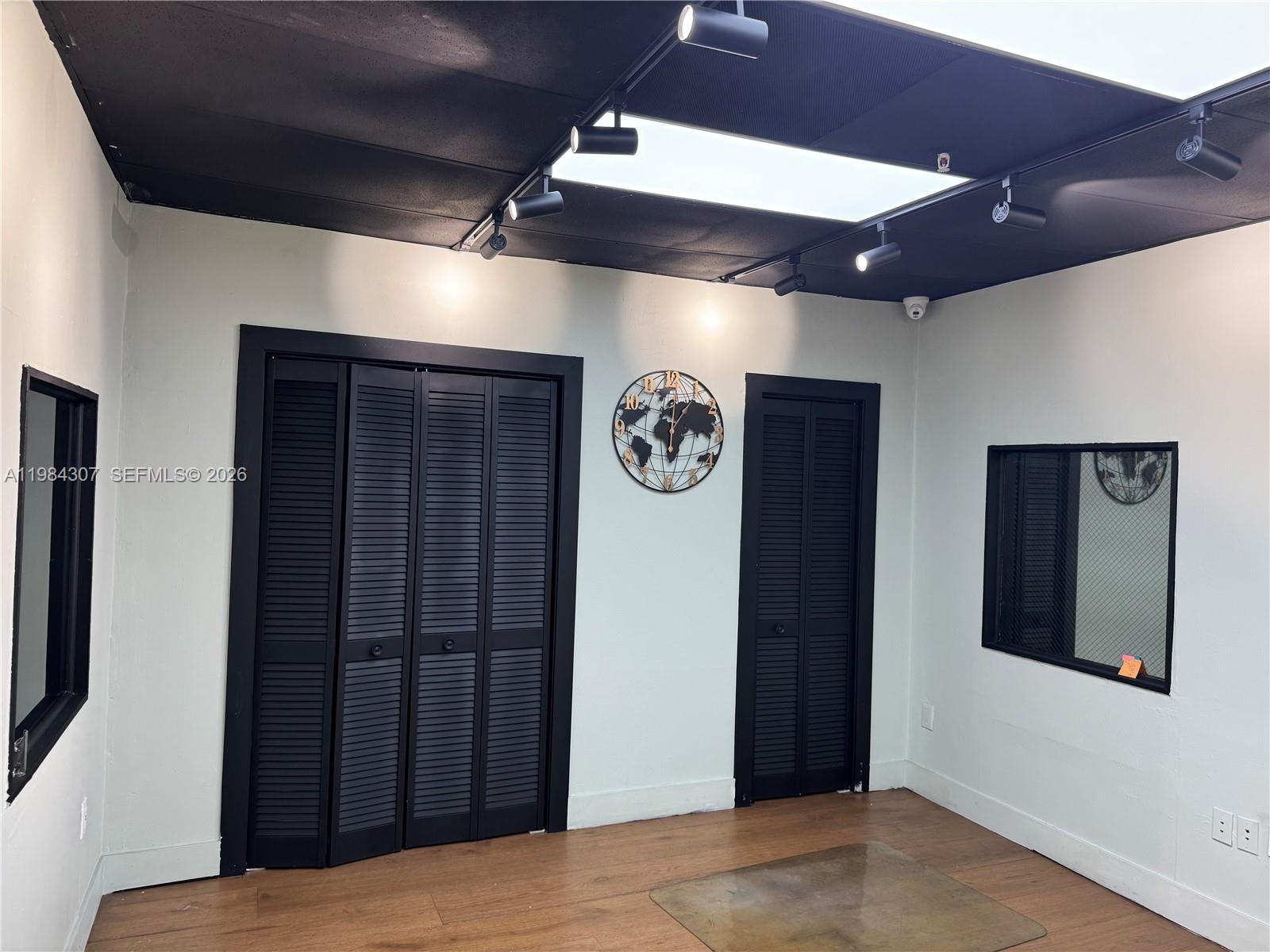 7166  /   sq. ft. $ 2026-03-17 0 Photo