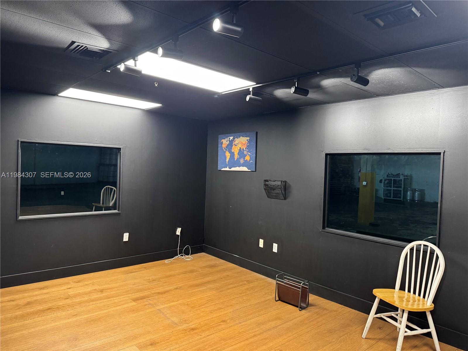 7166  /   sq. ft. $ 2026-03-17 0 Photo