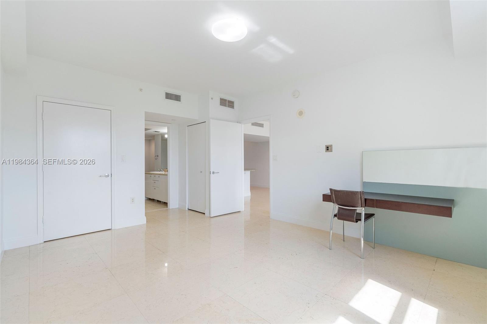 Photo of 20000 Country Club Dr  #1109, Aventura, Florida, 33180 - 