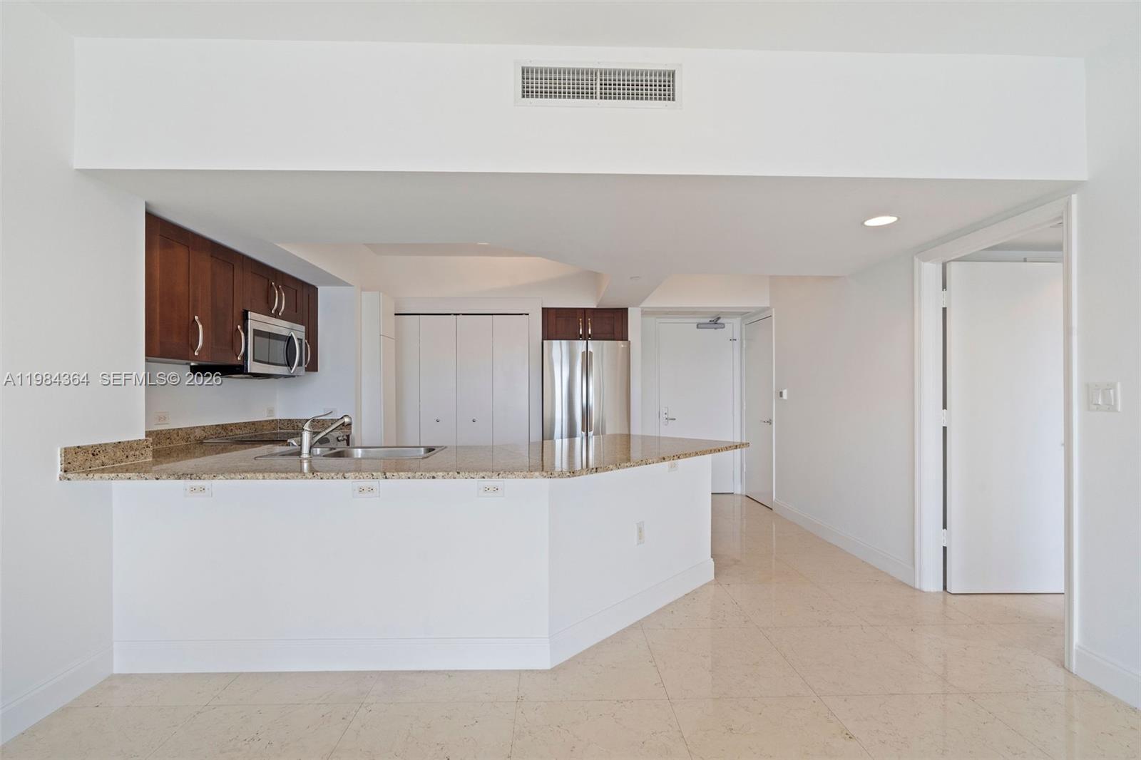 Photo of 20000 Country Club Dr  #1109, Aventura, Florida, 33180 - 