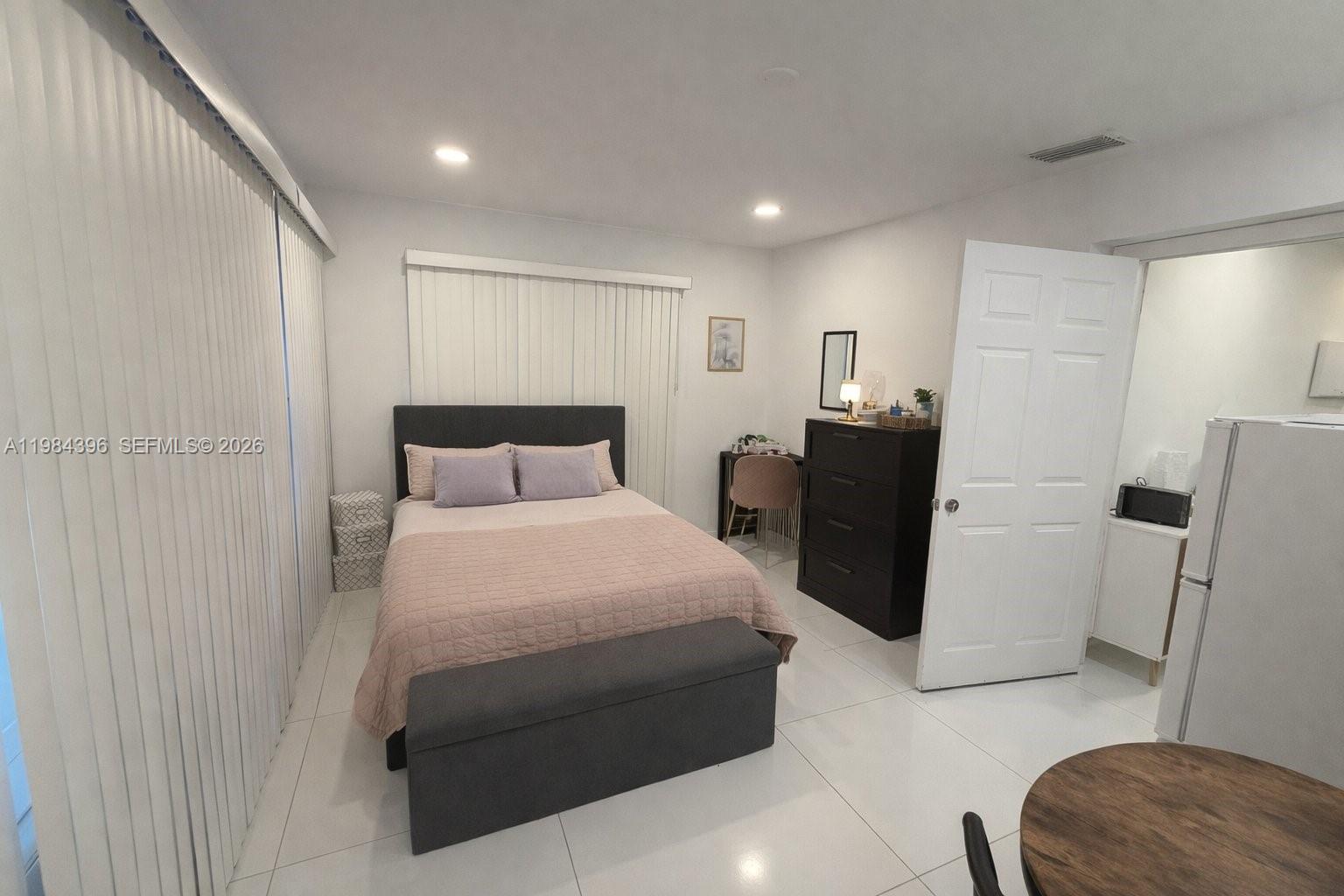   /  2582 sq. ft. $ 2026-03-17 0 foto