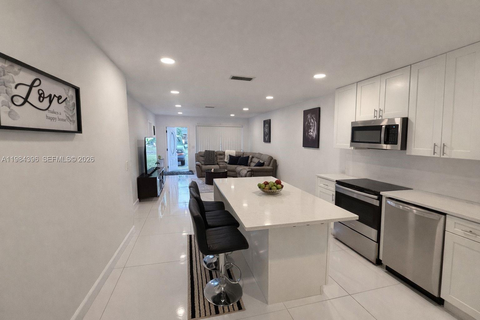   /  2582 sq. ft. $ 2026-03-17 0 foto