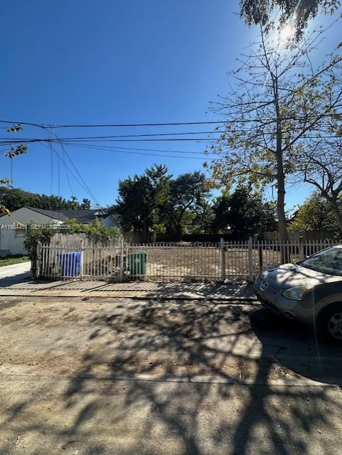   /   sq. ft. $ 2026-03-17 0 foto