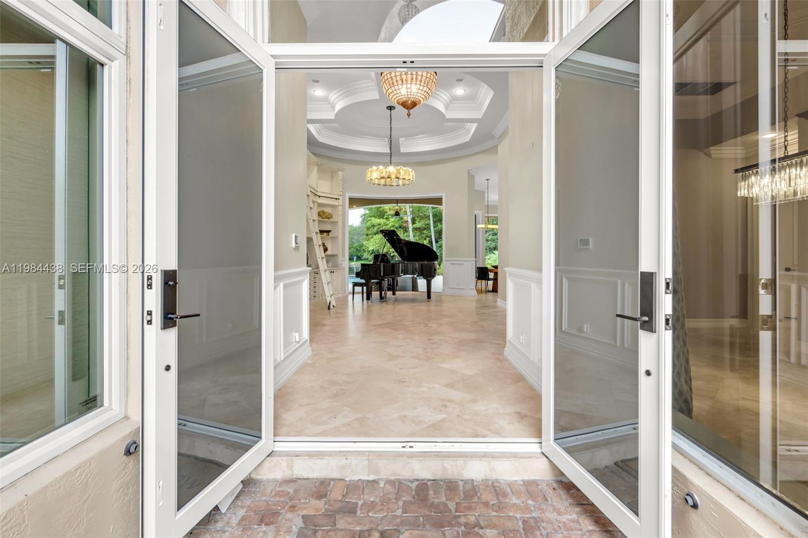 See details 10291 5 / 7 4452 sq. ft. $ 2026-09-28 0 Photo