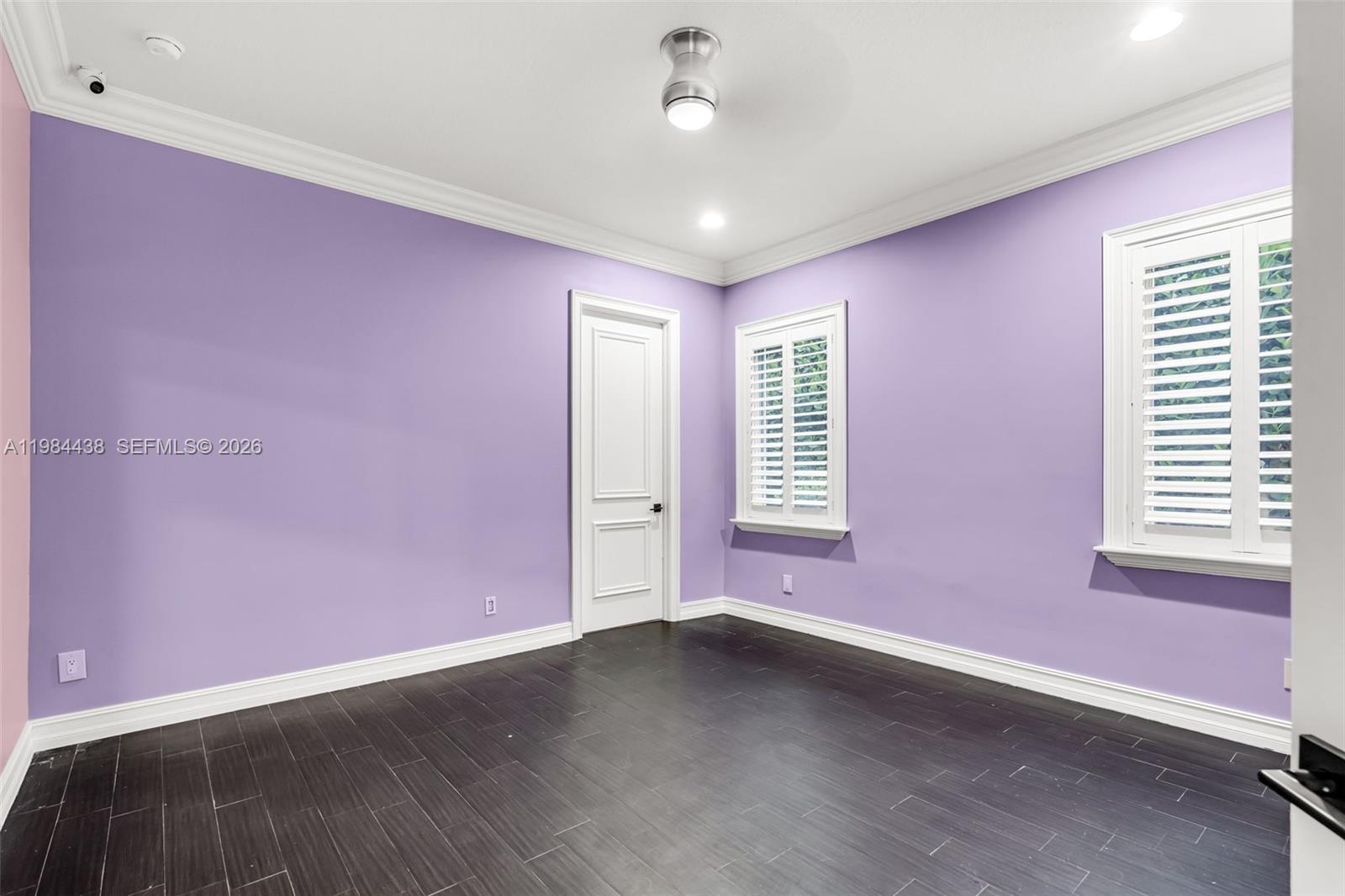 See details 10291 5 / 7 4452 sq. ft. $ 2026-09-28 0 Photo