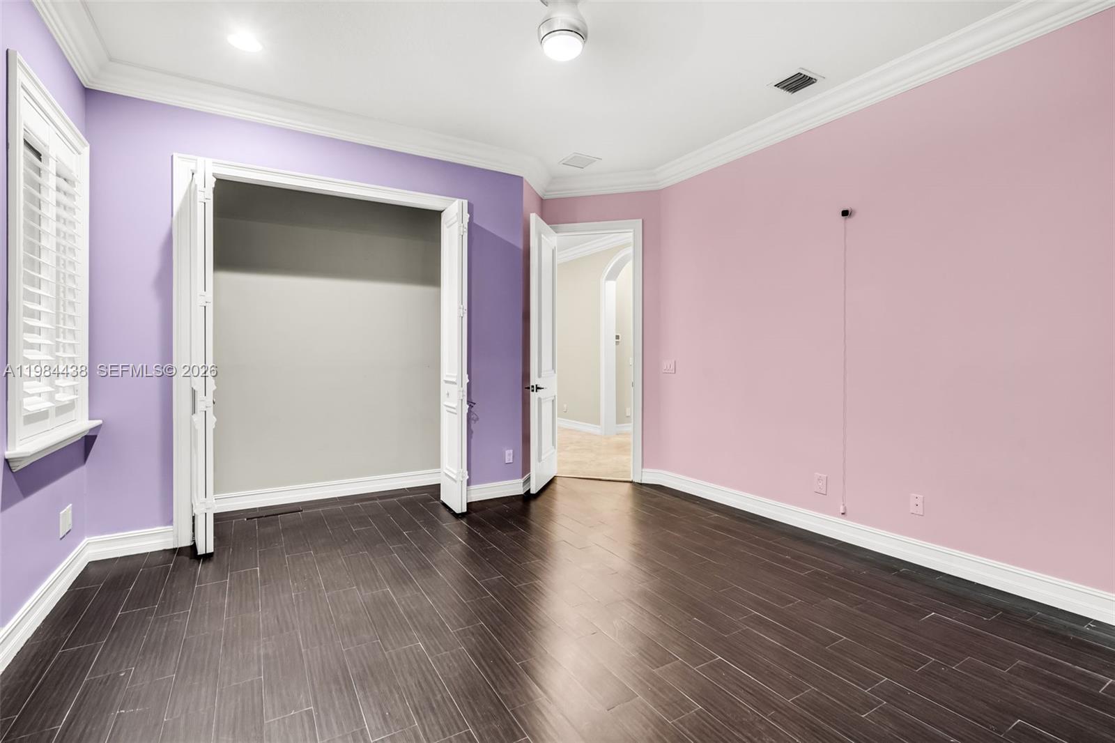 See details 10291 5 / 7 4452 sq. ft. $ 2026-09-28 0 Photo