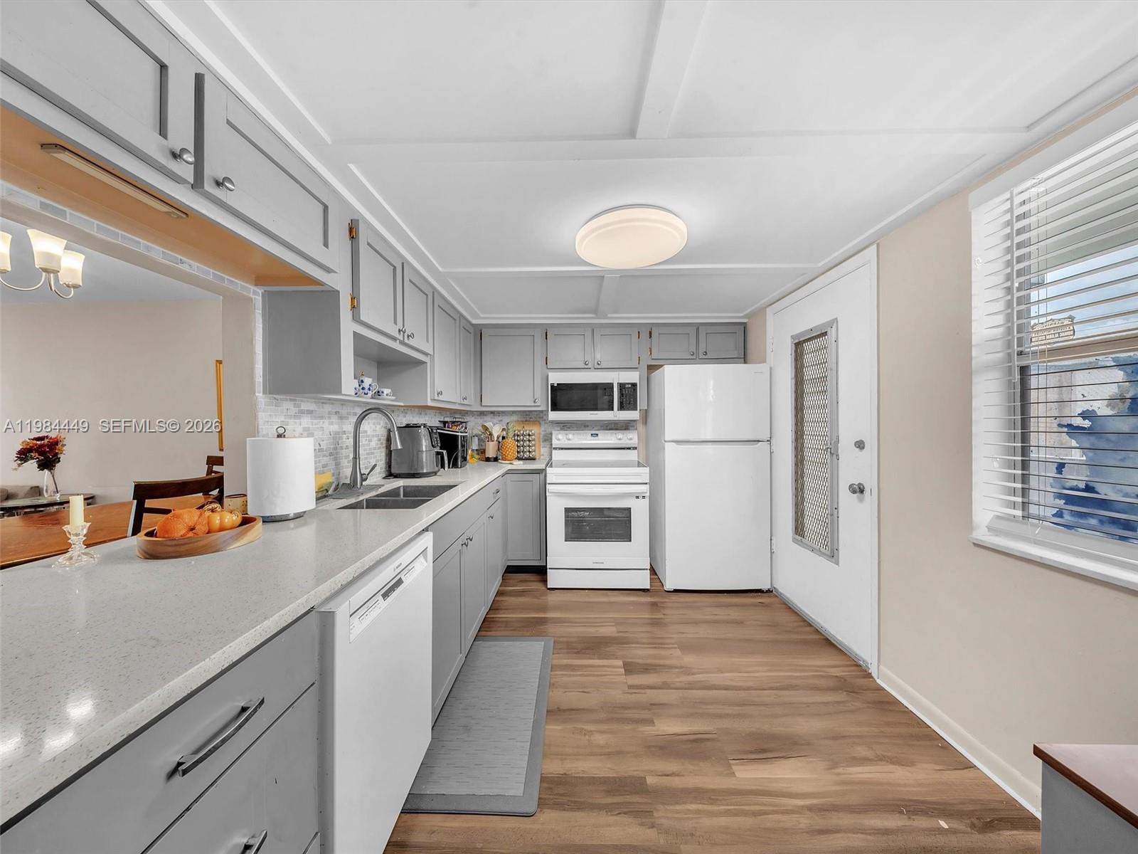 Ver detalles 307 2 / 2 1156 sq. ft. $ 2026-05-19 0 foto