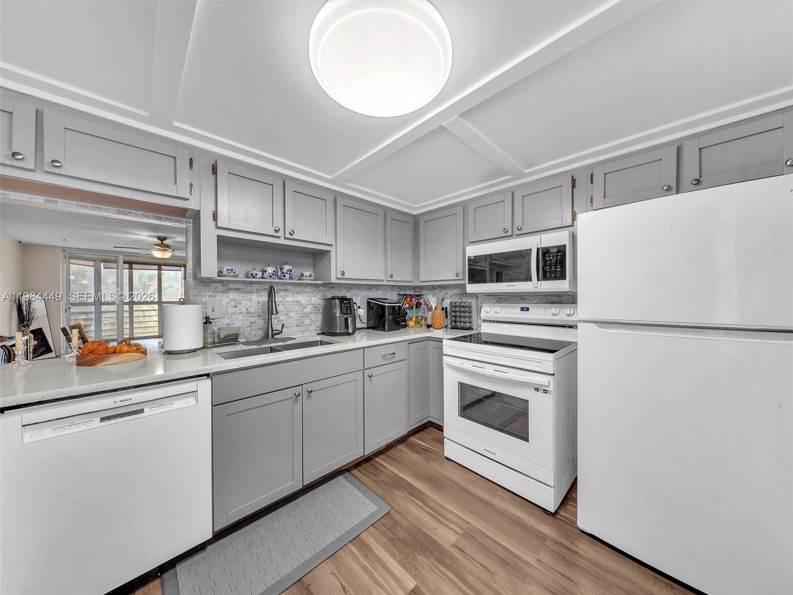 Ver detalles 307 2 / 2 1156 sq. ft. $ 2026-05-19 0 foto