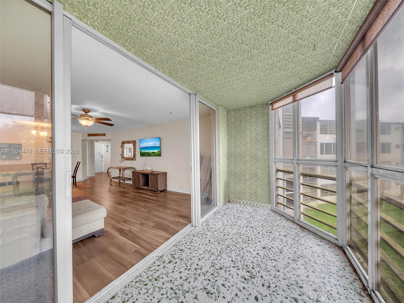 Ver detalles 307 2 / 2 1156 sq. ft. $ 2026-05-19 0 foto