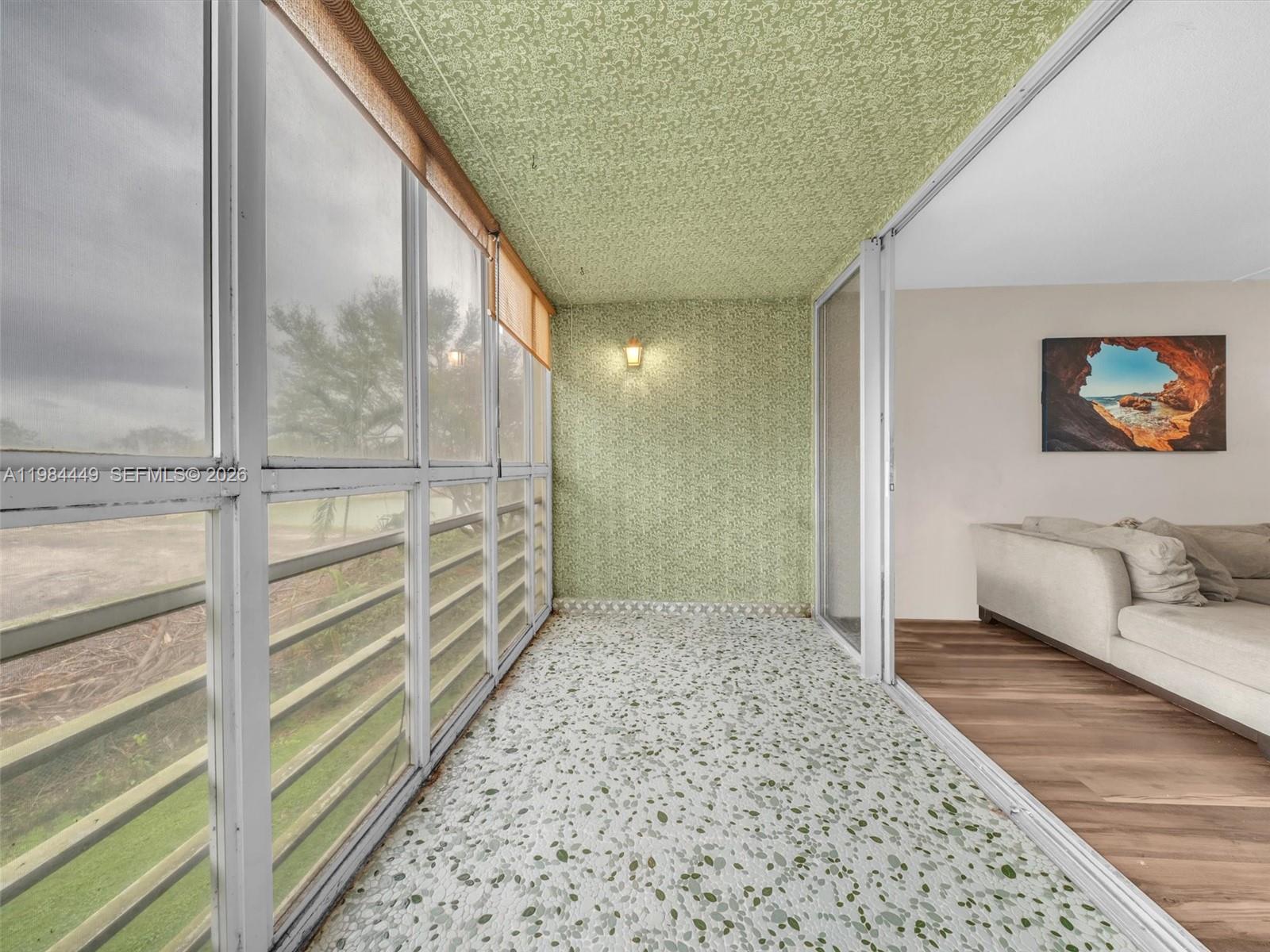 Ver detalles 307 2 / 2 1156 sq. ft. $ 2026-05-19 0 foto