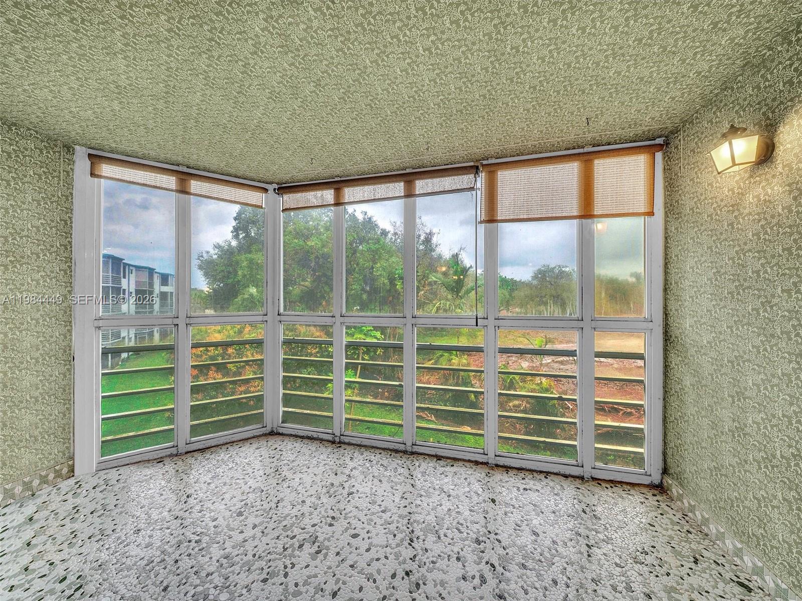 Ver detalles 307 2 / 2 1156 sq. ft. $ 2026-05-19 0 foto
