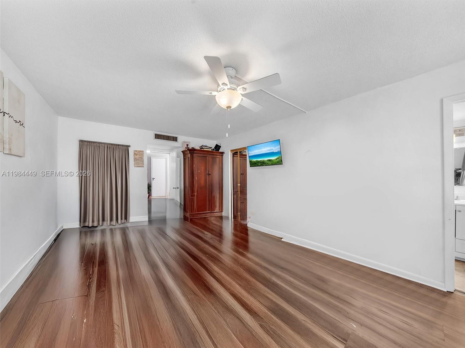 Ver detalles 307 2 / 2 1156 sq. ft. $ 2026-05-19 0 foto