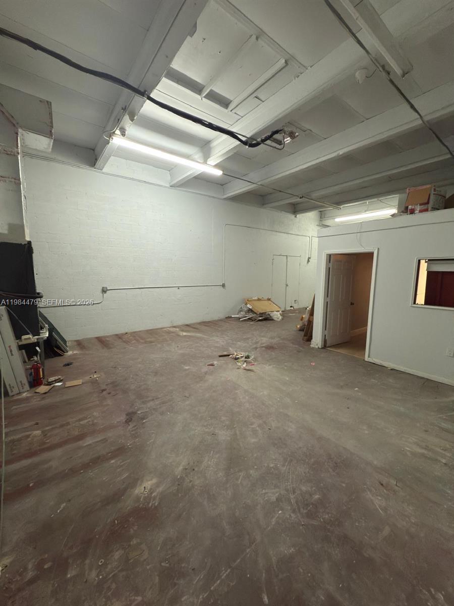 4811  /   sq. ft. $ 2026-03-17 0 Photo