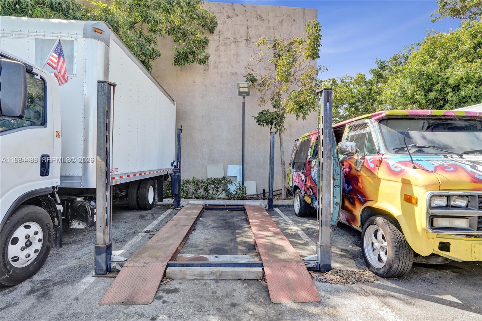   /   sq. ft. $ 2026-03-17 0 foto