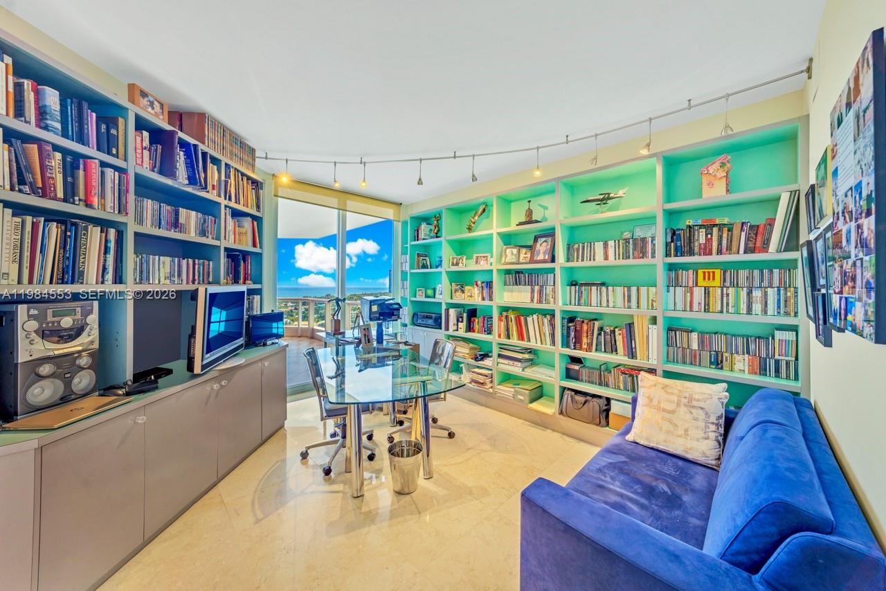Photo of 21200 Point Pl  #1901, Aventura, Florida, 33180 - Bedroom #3 (in-suite)