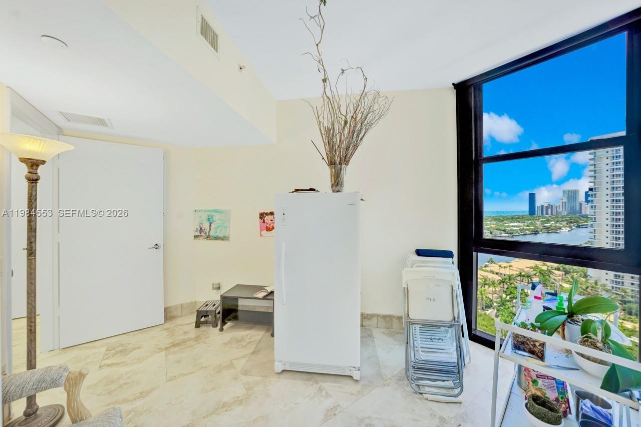 Photo of 21200 Point Pl  #1901, Aventura, Florida, 33180 - Bedroom #4 (staff quarter with full bathroom and closet)