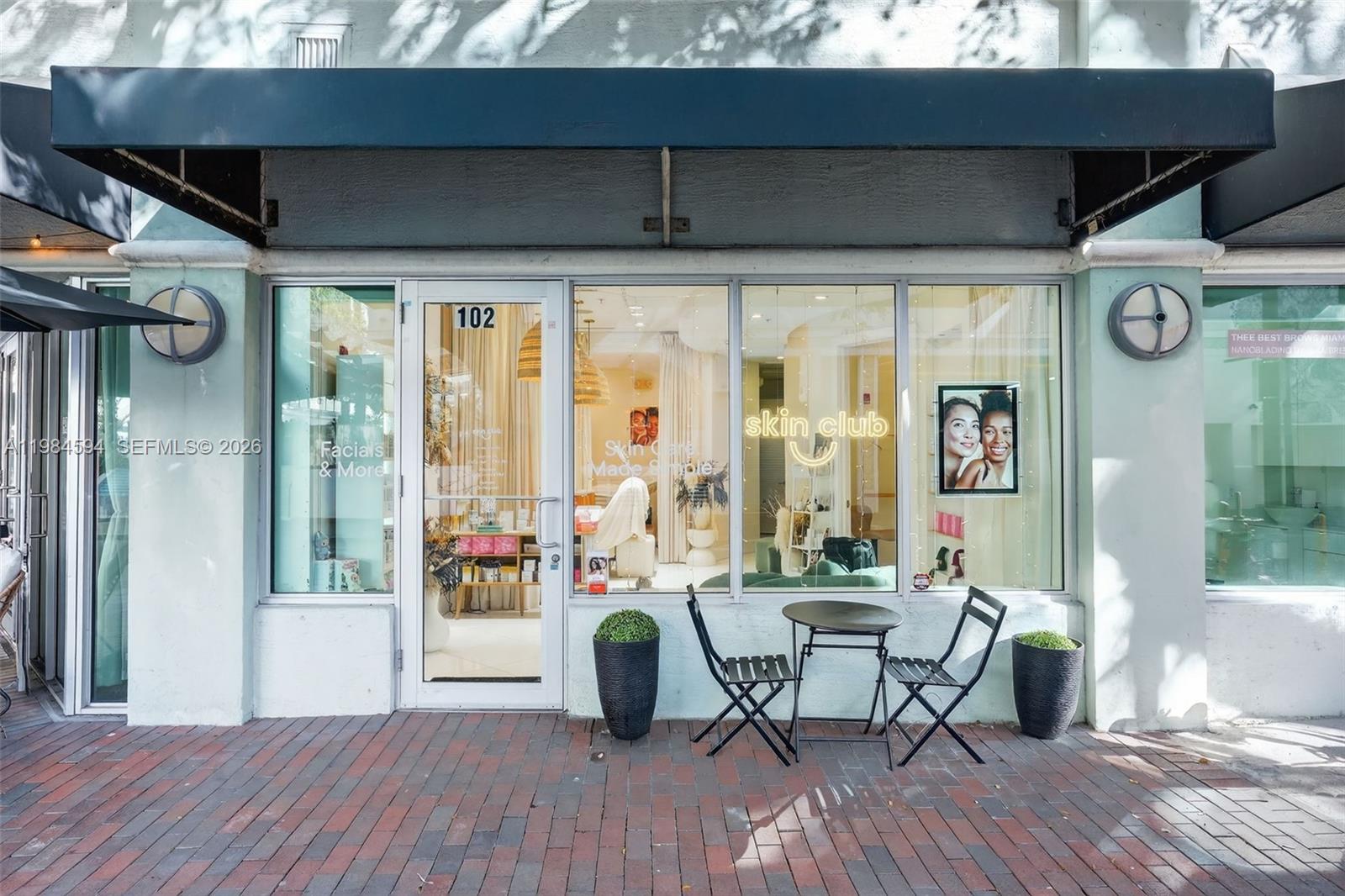 102  /   кв.футов $ 2026-03-17 0 Фото