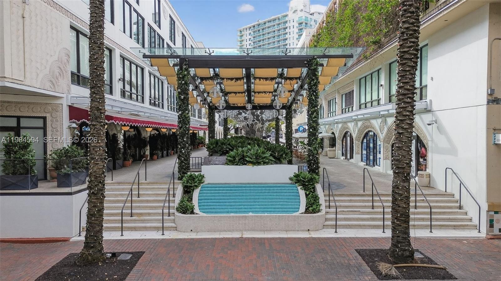 102  /   кв.футов $ 2026-03-17 0 Фото