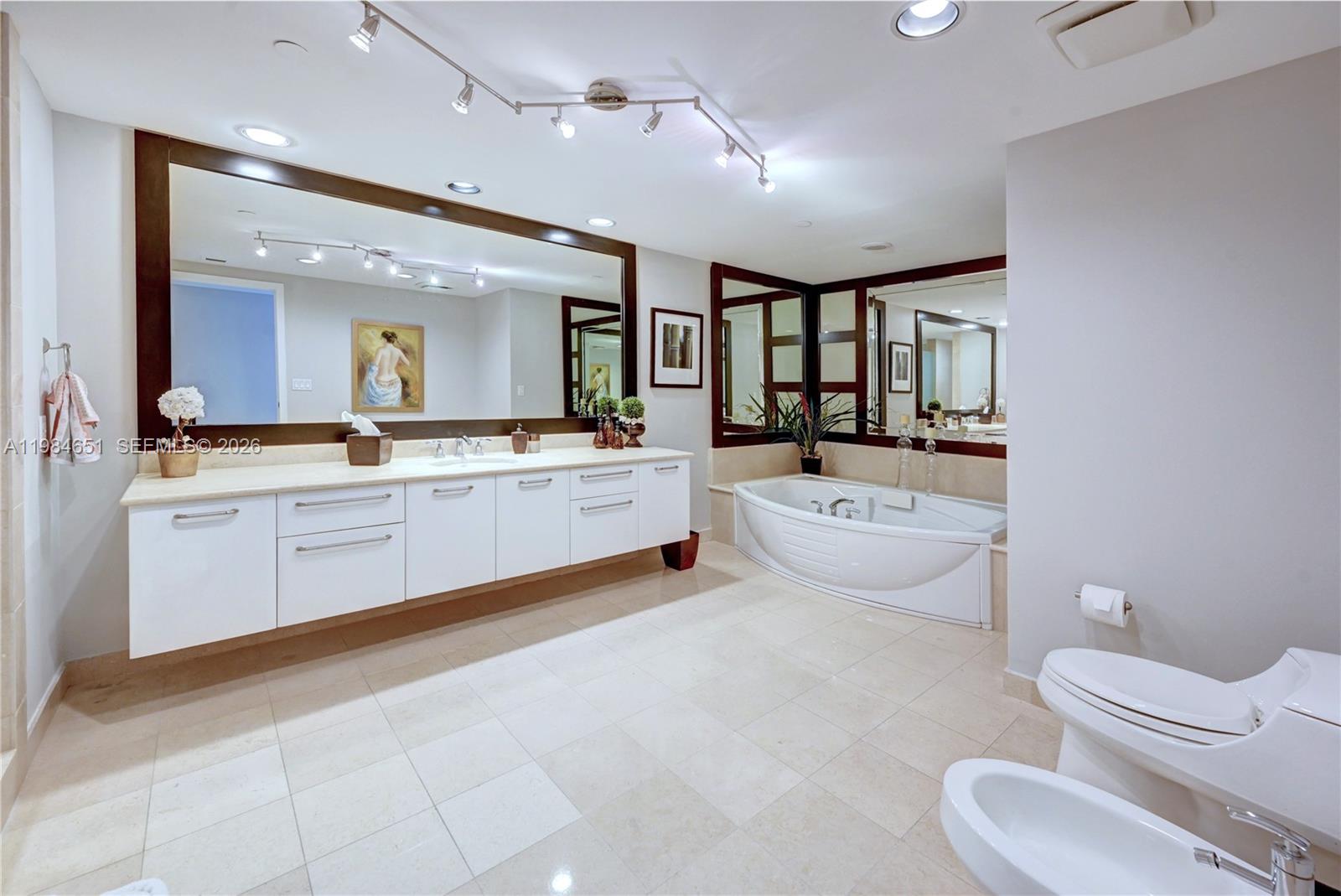 Photo of 3101 Ocean Dr  #3203, Hollywood, Florida, 33019 - 