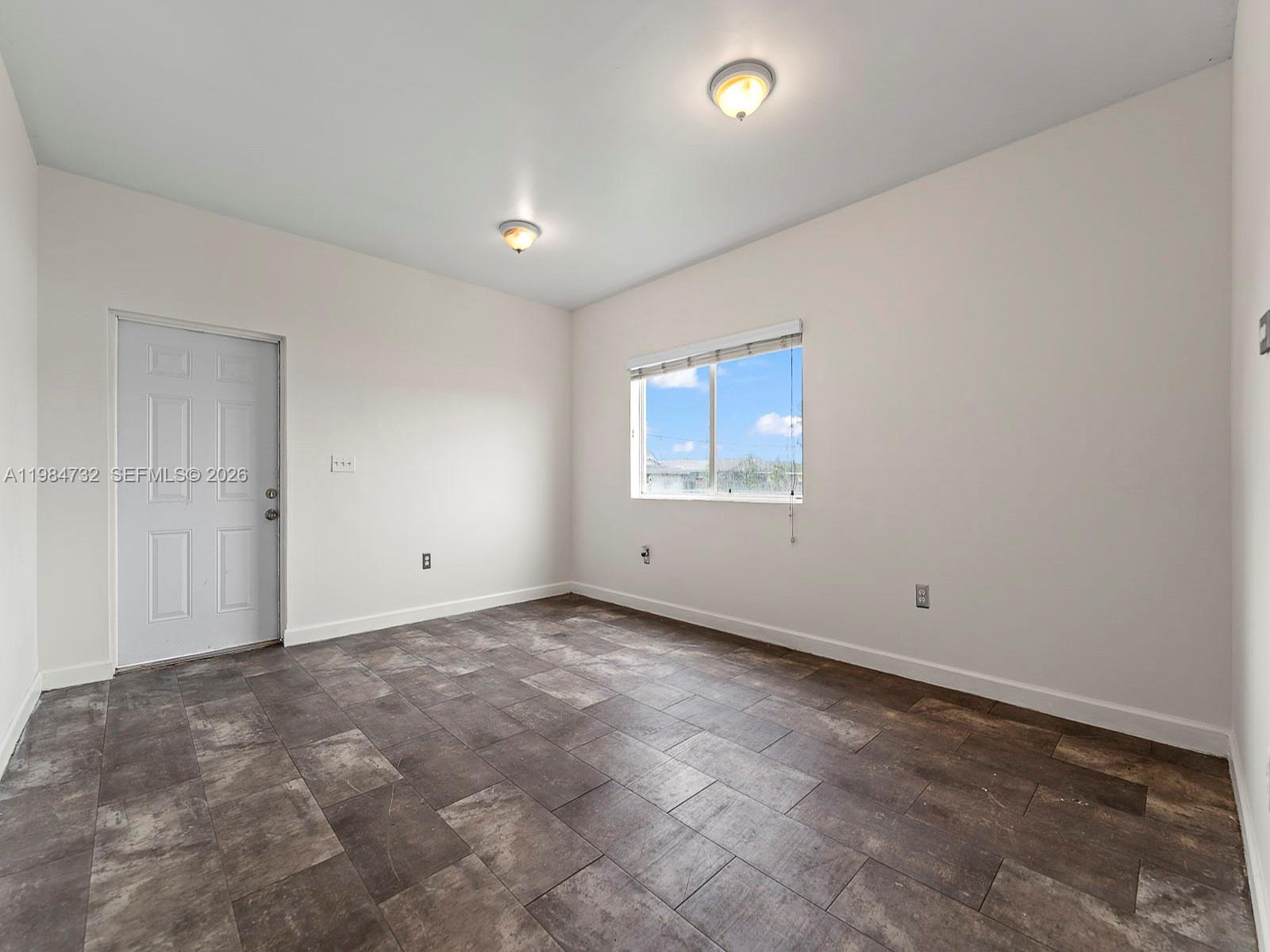   /  2950 кв.футов $ 2026-03-17 0 Фото