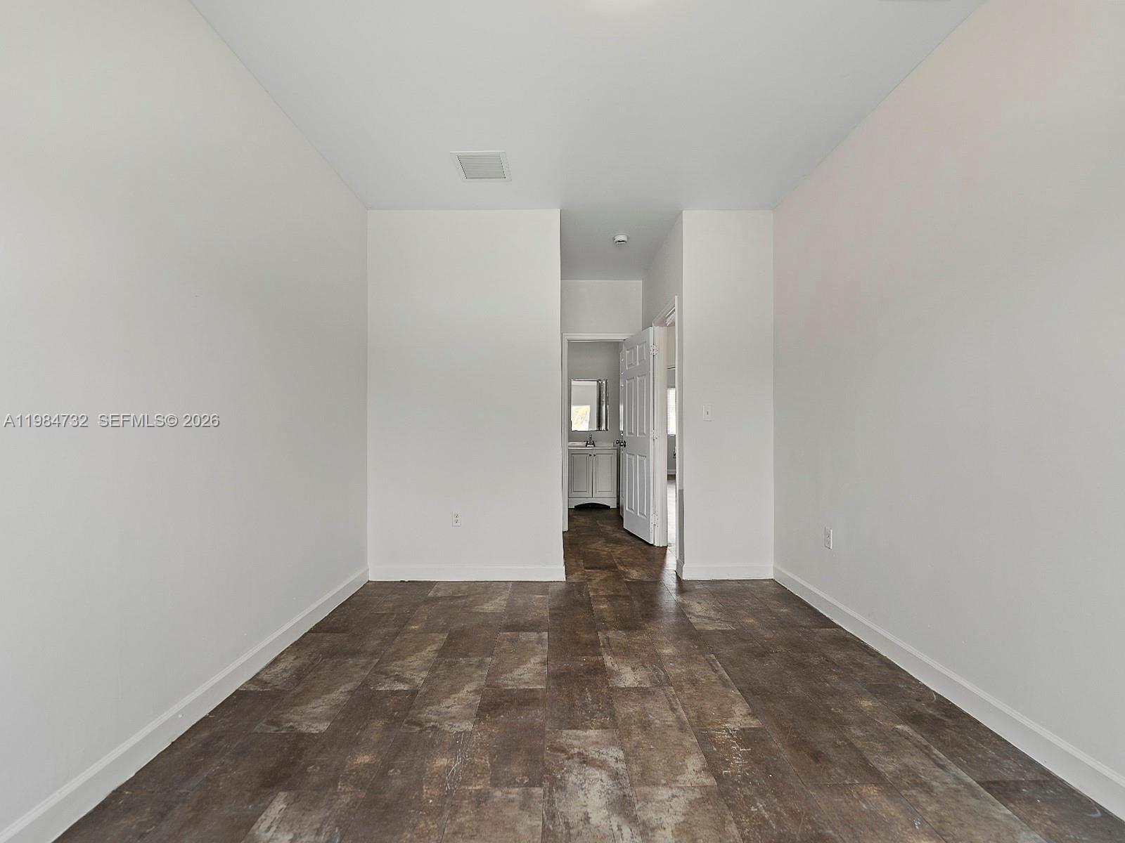   /  2950 кв.футов $ 2026-03-17 0 Фото