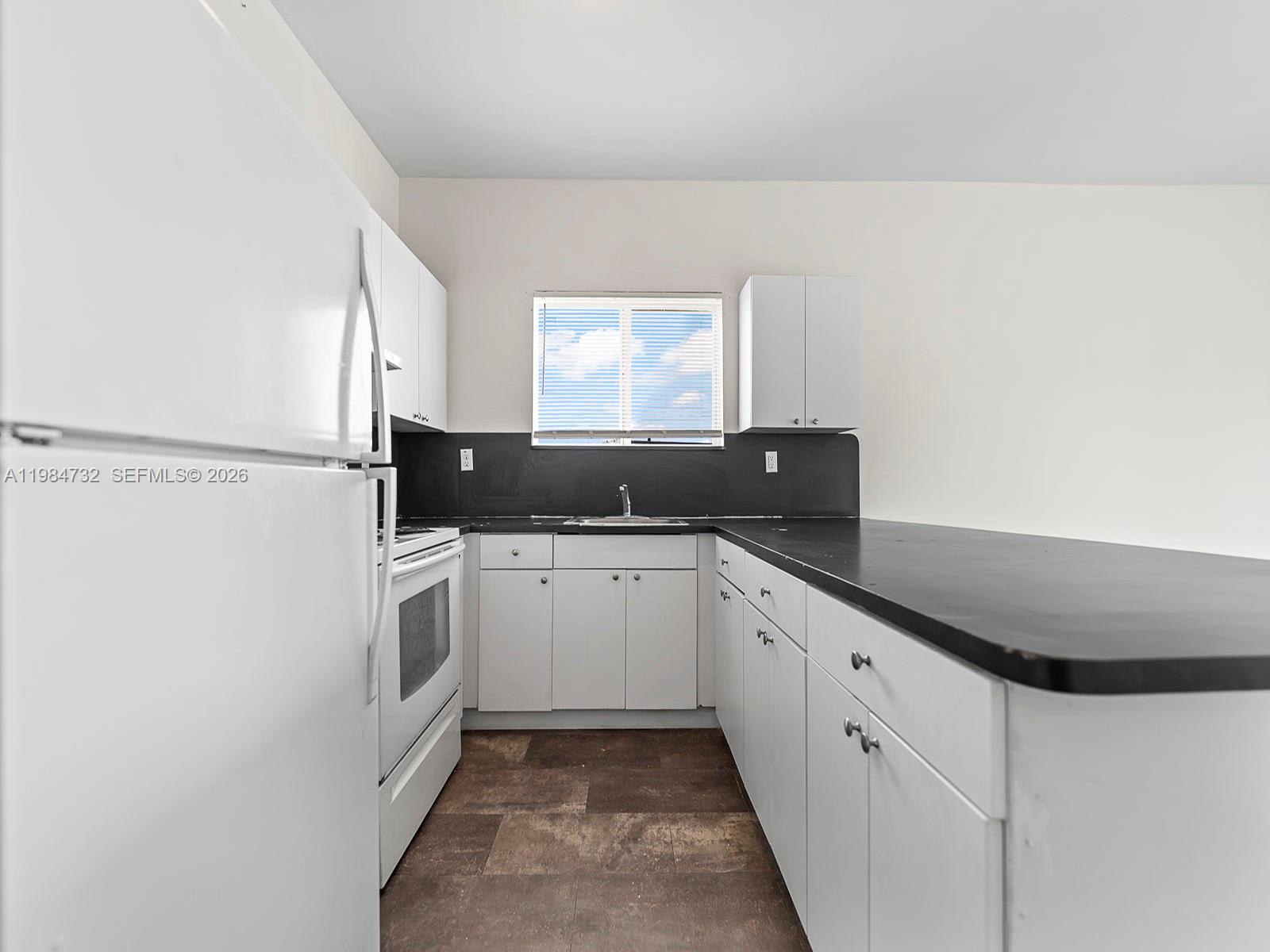   /  2950 кв.футов $ 2026-03-17 0 Фото