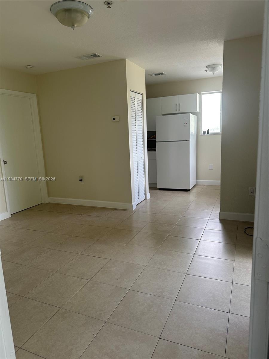   /   кв.футов $ 2026-03-23 0 Фото