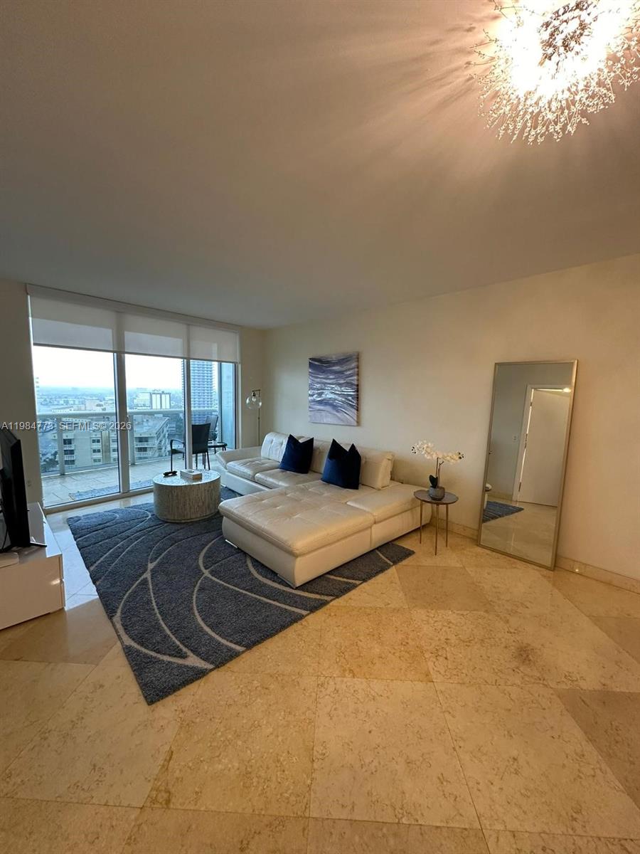 1606 2 / 1 1086 sq. ft. $ 2026-03-17 0 foto