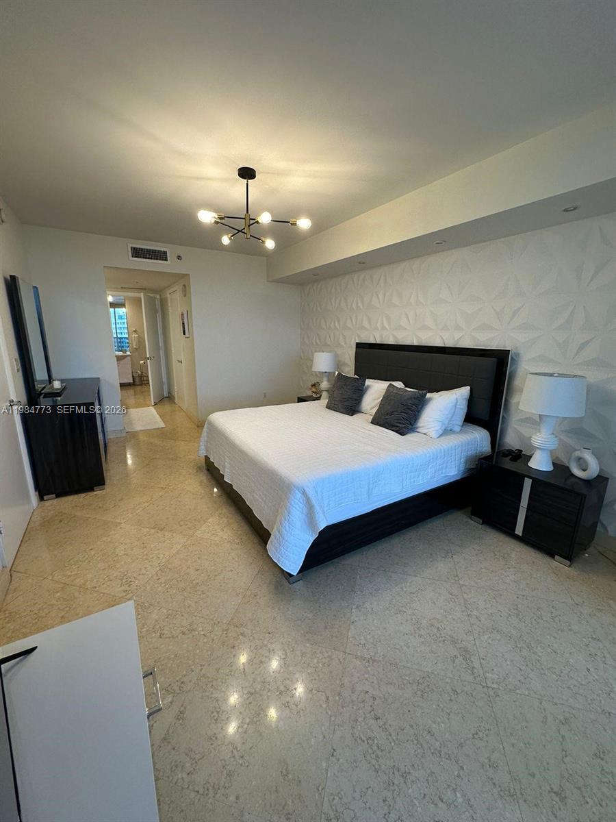 1606 2 / 1 1086 sq. ft. $ 2026-03-17 0 foto