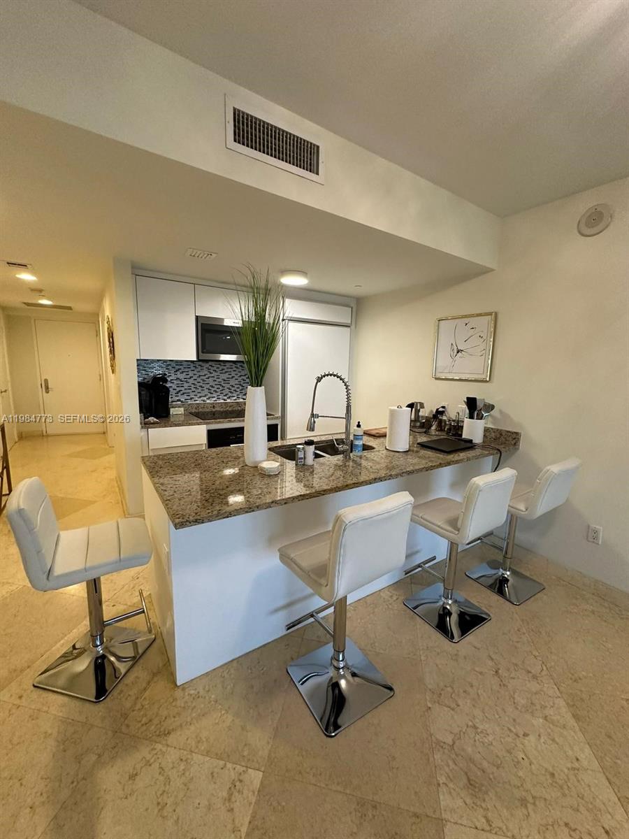 1606 2 / 1 1086 sq. ft. $ 2026-03-17 0 foto