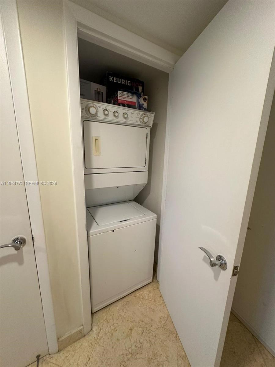 1606 2 / 1 1086 sq. ft. $ 2026-03-17 0 foto