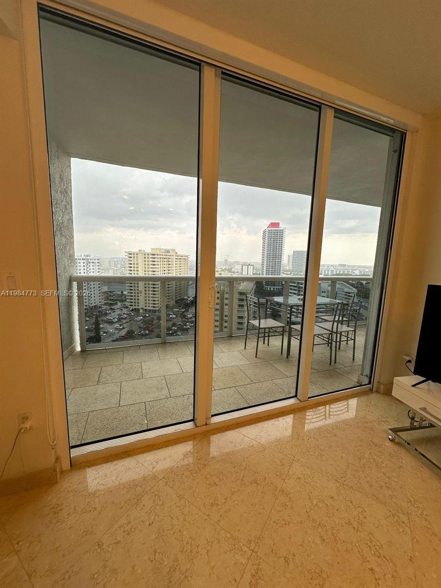 1606 2 / 1 1086 sq. ft. $ 2026-03-17 0 foto